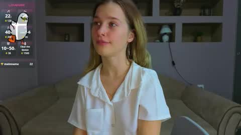 Lynn online show from October 26, 3:44 pm