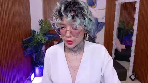 lyra_tay online show from July 21, 7:05 pm