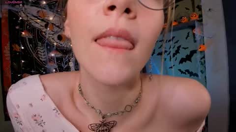 Lyra online show from October 26, 2:07 pm