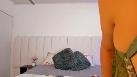 Lizzy smith  online show from November 12, 2:03 am