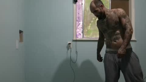 m98389843 online show from September 18, 6:01 pm