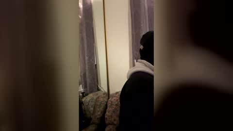 mac12345d593208 online show from December 15, 4:19 am