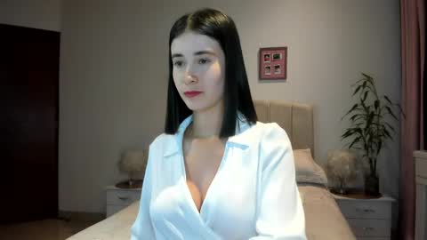 Macarena online show from April 14, 2:59 am