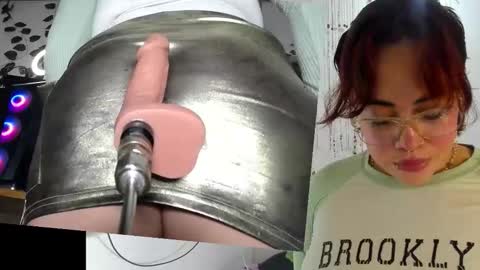 macarenitaa online show from November 24, 10:47 am