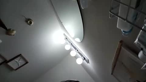 macbookman999 online show from December 31, 1:08 pm