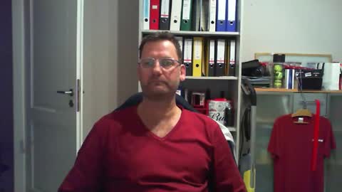 macfly67 online show from February 19, 3:28 am