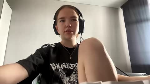 Mila online show from June 4, 7:36 am