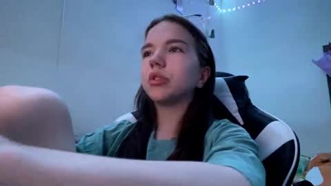 Mila online show from May 19, 6:04 pm