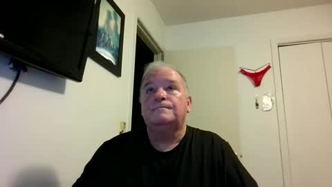 mackdocc001 online show from October 11, 11:48 am