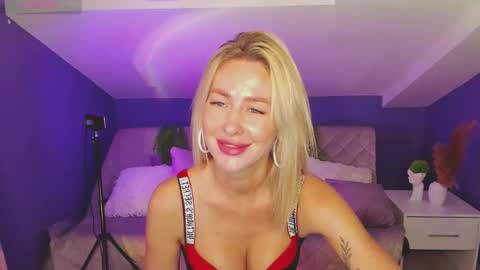 Evelyn online show from October 16, 6:35 am