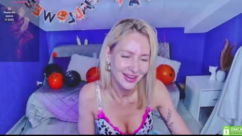 Evelyn online show from October 30, 6:36 am