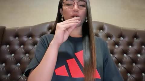 Alison Kloss online show from April 2, 11:00 pm