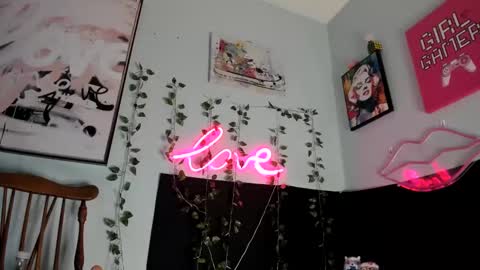 Maddi Avalon online show from February 13, 7:03 am