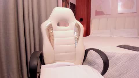 MADDIE online show from March 29, 8:38 am