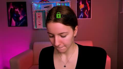 maddycats online show from December 3, 10:27 am