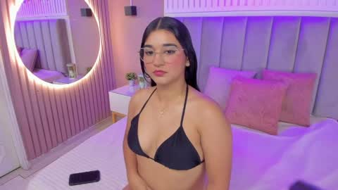 Maddy  online show from April 21, 11:39 am