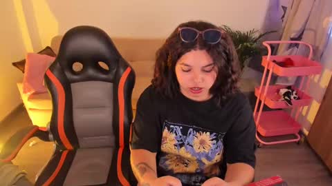 madelaine_taylor online show from November 22, 9:24 pm