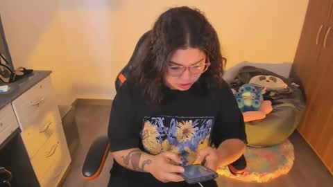 madelaine_taylor online show from October 5, 4:03 pm