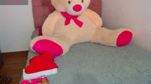 madelen_2 online show from April 10, 8:35 pm