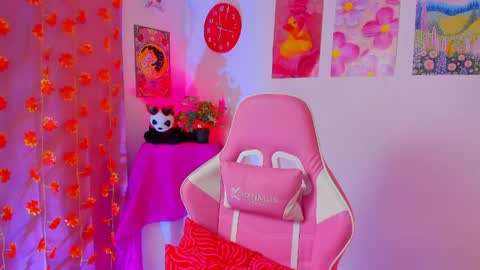 Madeline  online show from April 16, 12:16 pm