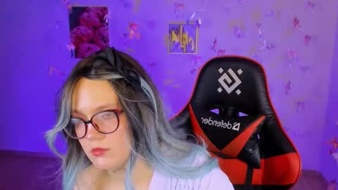 Madeline online show from November 28, 8:32 am