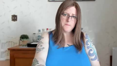 madelinebeau online show from April 18, 4:20 pm