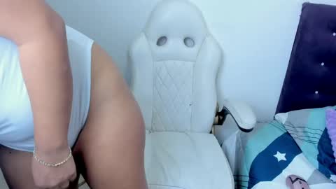 madelinesquit online show from April 3, 7:32 pm