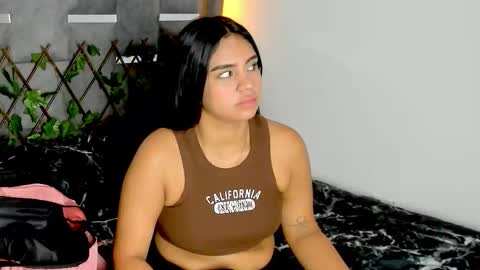 madelinesquit online show from February 9, 11:47 am