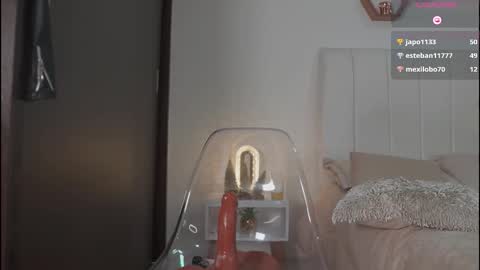 Valentina   1030   530  -  online show from November 15, 6:15 am