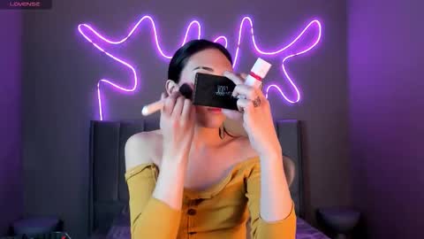 madison_rey__ online show from December 3, 1:45 pm