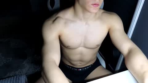 Sexyboymadison online show from January 13, 11:34 pm