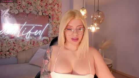 Madison Kane online show from May 10, 11:49 am