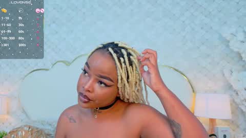 Madisson Lopez online show from November 19, 9:13 pm