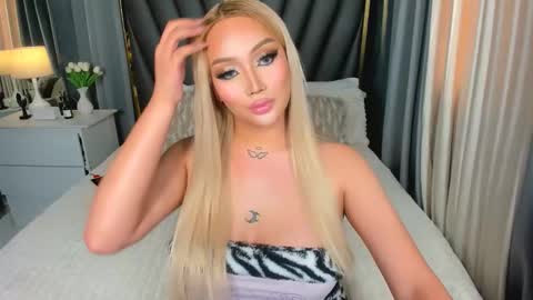 madissonmorgan online show from December 3, 12:20 am