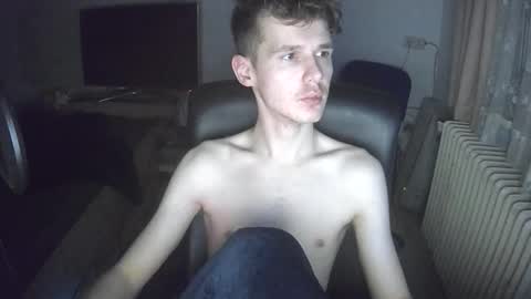 madnessss1215 online show from February 22, 6:50 am