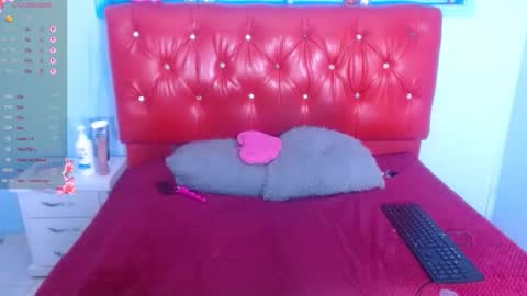 Snapshot of madyfox chatting on September 21, 7:07 pm madyfox online show from September 21, 7:07 pm
