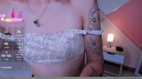 Mae Lyra online show from January 5, 9:40 pm