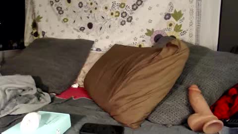 Mae Mariposa  online show from February 16, 3:04 am