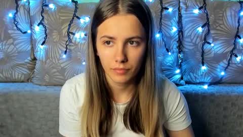 Maggie online show from October 19, 2:16 am