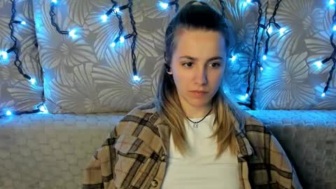 Maggie online show from May 16, 1:24 am