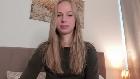 Snapshot of magic_couple13 chatting on September 23, 1:16 pm Alice  online show from September 23, 1:16 pm
