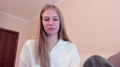 Alice  online show from November 17, 10:18 am