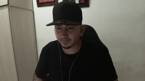 Snapshot of magic_milk23 chatting on October 1, 3:05 am magic_milk23 online show from October 1, 3:05 am