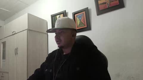 Snapshot of magic_milk23 chatting on September 22, 2:37 am magic_milk23 online show from September 22, 2:37 am