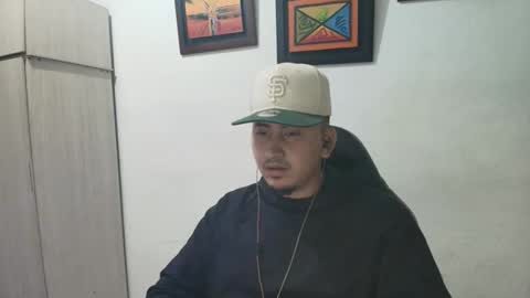 Snapshot of magic_milk23 chatting on October 19, 5:45 am magic_milk23 online show from October 19, 5:45 am