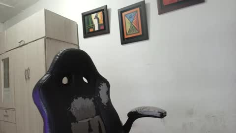 Snapshot of magic_milk23 chatting on September 24, 3:46 am magic_milk23 online show from September 24, 3:46 am