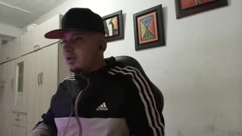 Snapshot of magic_milk23 chatting on September 25, 3:57 am magic_milk23 online show from September 25, 3:57 am