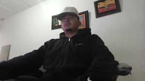 Snapshot of magic_milk23 chatting on September 19, 11:03 am magic_milk23 online show from September 19, 11:03 am