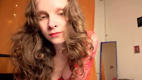 Mikky or Moon online show from December 13, 7:53 pm