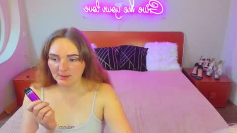 Lili and Bella online show from April 2, 6:43 am